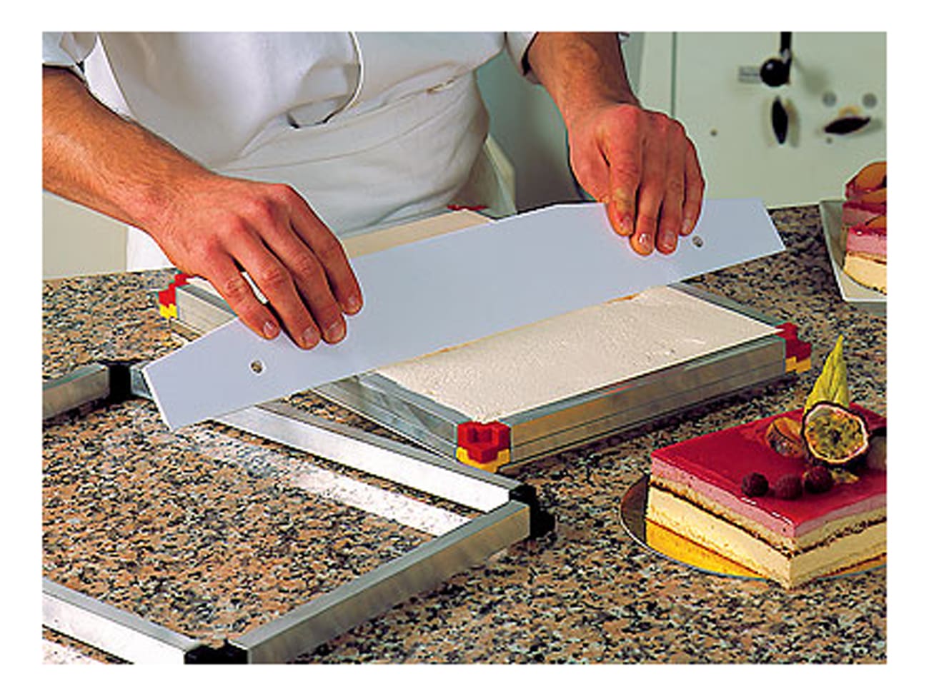 Stackable Frame Set for Guitar Cutter - 38 x 38cm - Base Kit - Matfer ...