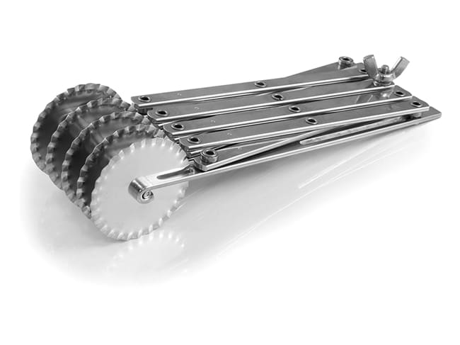 Stainless Steel Expandable Dough Cutter - 5 Fluted Blades - Martellato