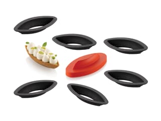 Oval Perforated Tart Ring (x 6)