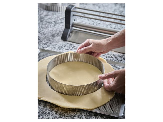 Cercle à flan perforé - Ø 20 x ht 4.5 cm - De Buyer