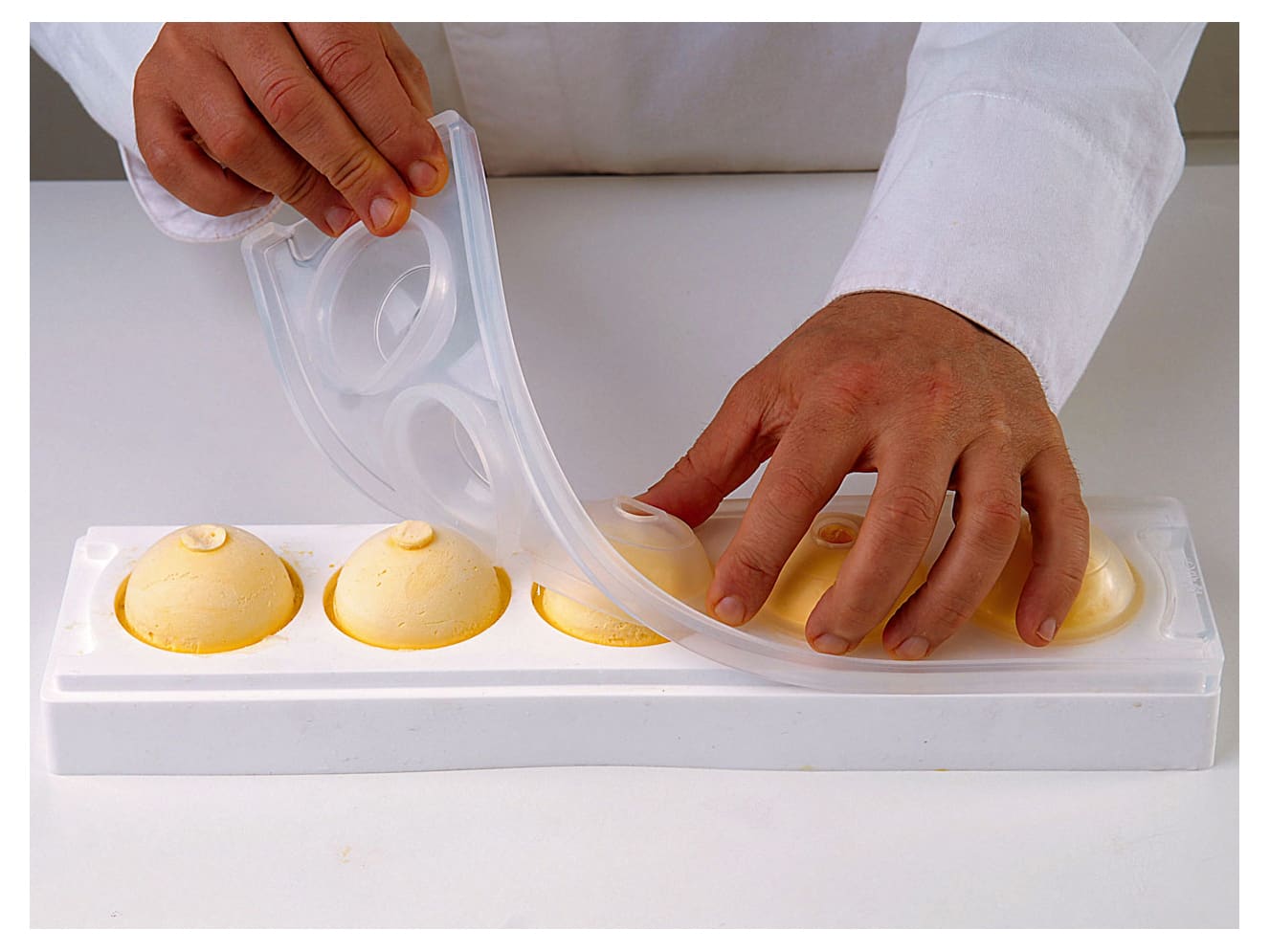 Moule Gâteau 3D Silicone Dome par Silikomart, Pâtisserie