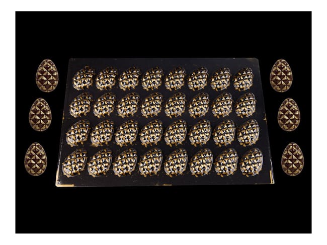 Moule thermoformé pré-imprimé - Pomme de pin - 2,6 x 3,7 cm DDM proche - Florensuc