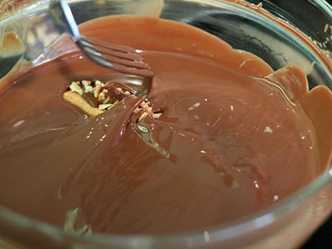 Barre chocolatée, biscuitée au caramel fondant - La recette avec photos -  Meilleur du Chef