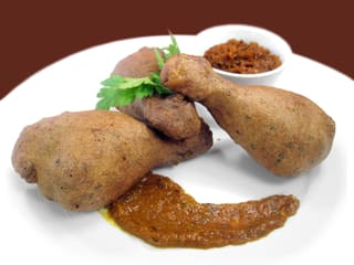 Beignets de poulet, sauce piquante