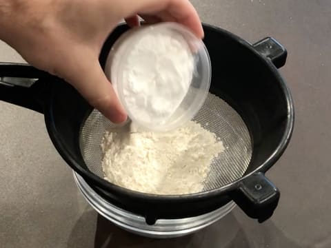 Bombe glacée façon omelette norvégienne - 13