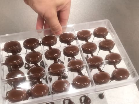 Bonbons Gianduja pistache - Notre recette illustrée - Meilleur du Chef