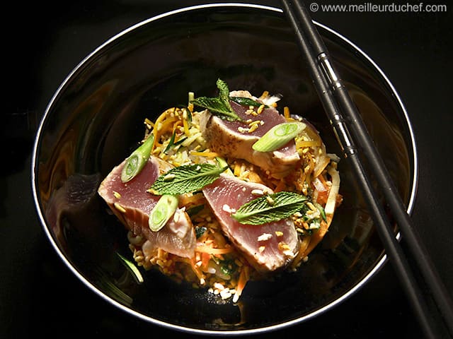 Bonite snackée, salade croquante au riz torréfié et Yuzu