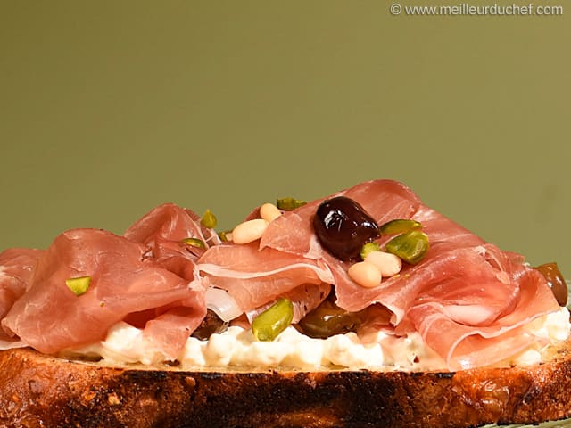 Bruschetta au jambon Serrano