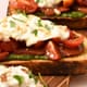 Bruschetta pesto, tomates et burrata