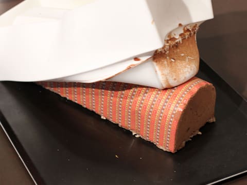 Bûche de Noël chocolat au cœur abricot - 83