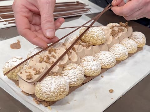 Bûche de Noël "Comme un Saint-Honoré" - 144