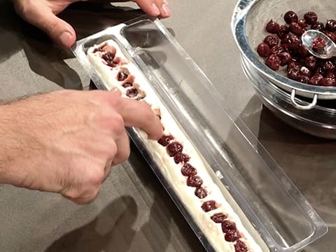 Bûche de Noël façon forêt noire (sans farine) - 19