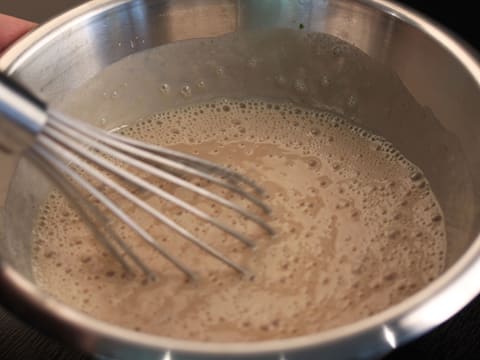 Bûche de Noël à la mousse de marron et son cœur fondant de caramel au beurre salé - 24