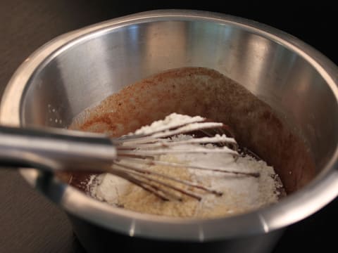 Bûche de Noël à la mousse de marron et son cœur fondant de caramel au beurre salé - 7