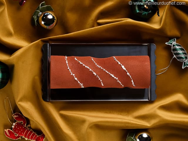 Bûche de Noël gourmande à la verveine, gingembre et noisette