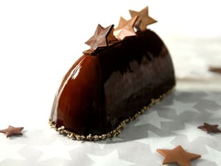 Bûche de Noël aux 3 chocolats et grué de cacao