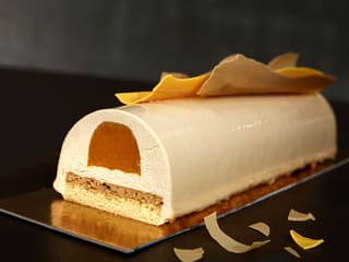 Bûche de Noël Zéphyr caramel, gelée d'abricots