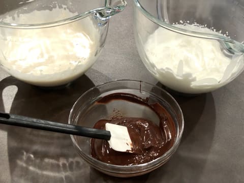 Bûchette de Noël au chocolat, cœur caramel beurre salé - 48