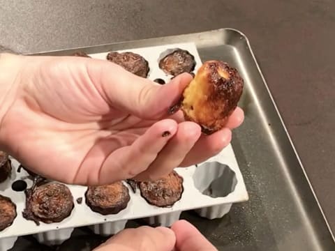 Cannelés salés au fromage de chèvre et au bacon - 26