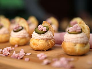 Choux fourrés à la mousse au jambon blanc