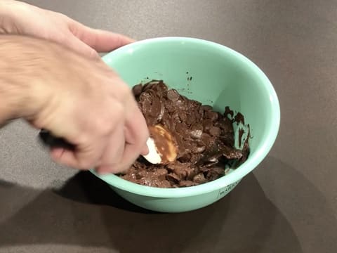 Mélange du chocolat fondu