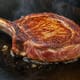 Côte de bœuf, sauce béarnaise