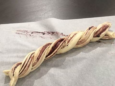 Couronne feuilletée amandes et cerises noires - 96