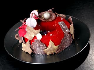 Couronne de Noël au chocolat, cœur fruits rouges