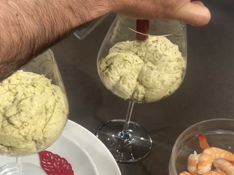 Espuma d'avocat aux crevettes épicées - 64