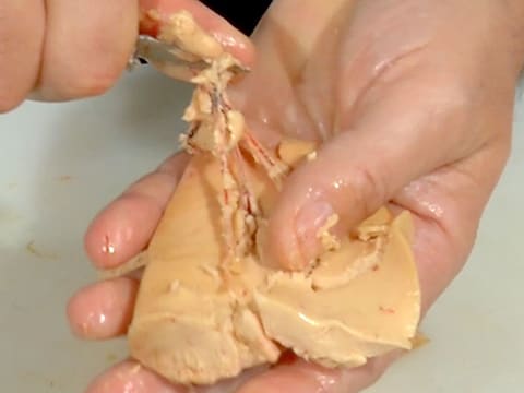 Déveinage d'un foie gras selon la méthode d'Eric Léautey - 33