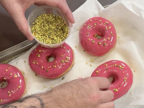 Donuts extra moelleux framboise et chantilly - 63