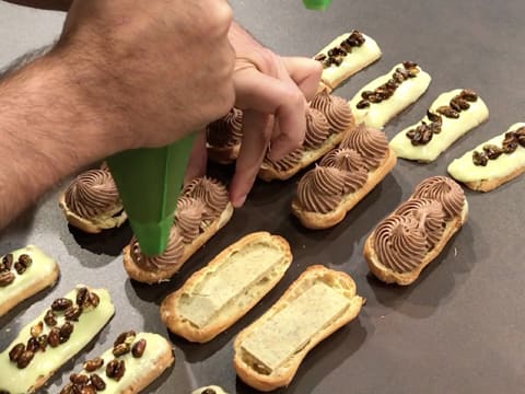 Éclair pistache/chocolat - 71