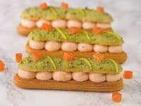 Éclair salé au saumon fumé et wasabi