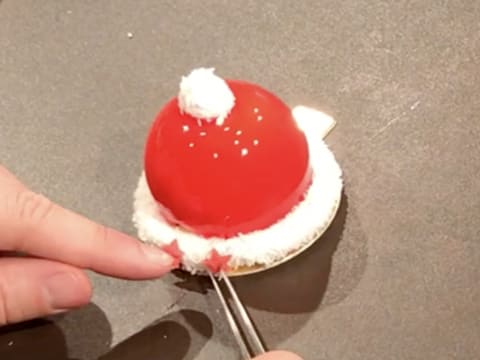 Entremets le bonnet du Père Noël - 106