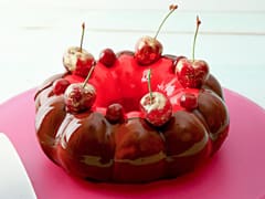 Entremets chocolat, griottes et piquillos