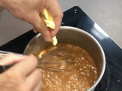 Entremets gourmand de Noël au caramel et praliné - 31