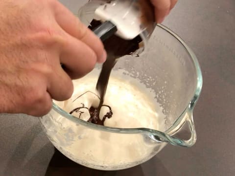 Entremets poire/chocolat, crème chiboust vanillée - 72