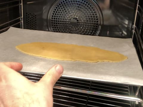 Pâte sucré dans le four