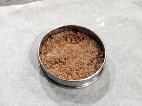 Crumble dans cercle à tarte