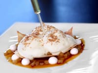 Espuma d'ananas et perles de coco façon piña colada