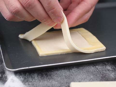 Feuilleté d'asperges, sauce mousseline - 20