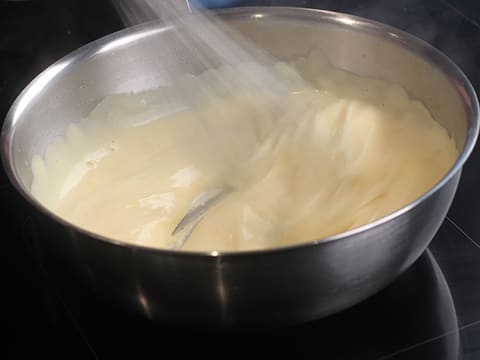 Feuilleté d'asperges, sauce mousseline - 35