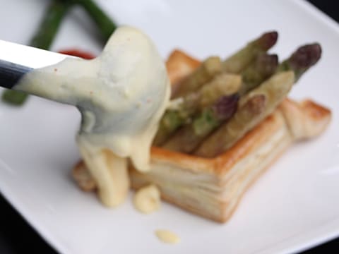 Feuilleté d'asperges, sauce mousseline - 47