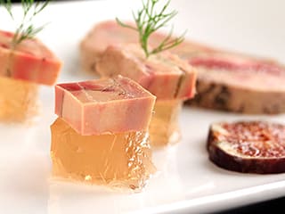 Foie gras aux figues cuit au torchon