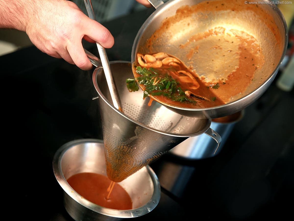 Fond brun de veau lié - Notre recette avec photos - Meilleur du Chef