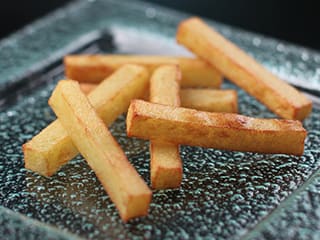 Cuisson des pommes de terre frites en 2 temps