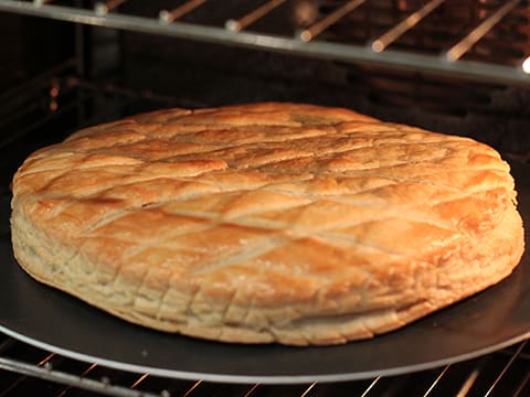 Galette des rois à la pistache et cerises amarena - 37