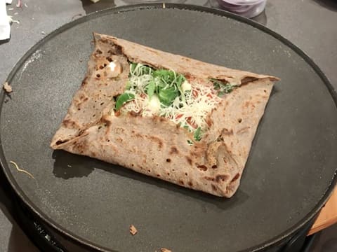 Obtention d'une galette carrée sur la crêpière électrique