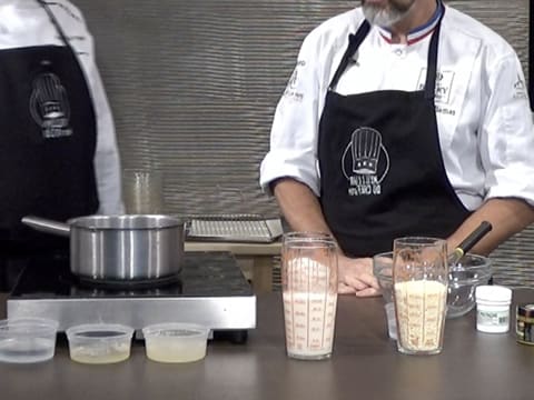 Tous les ingrédients pour le glaçage blanc vanille