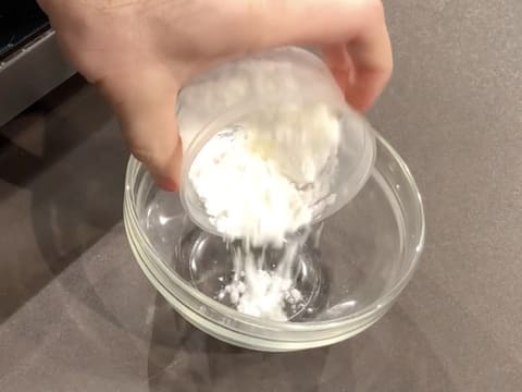 Maïzena dans un bol